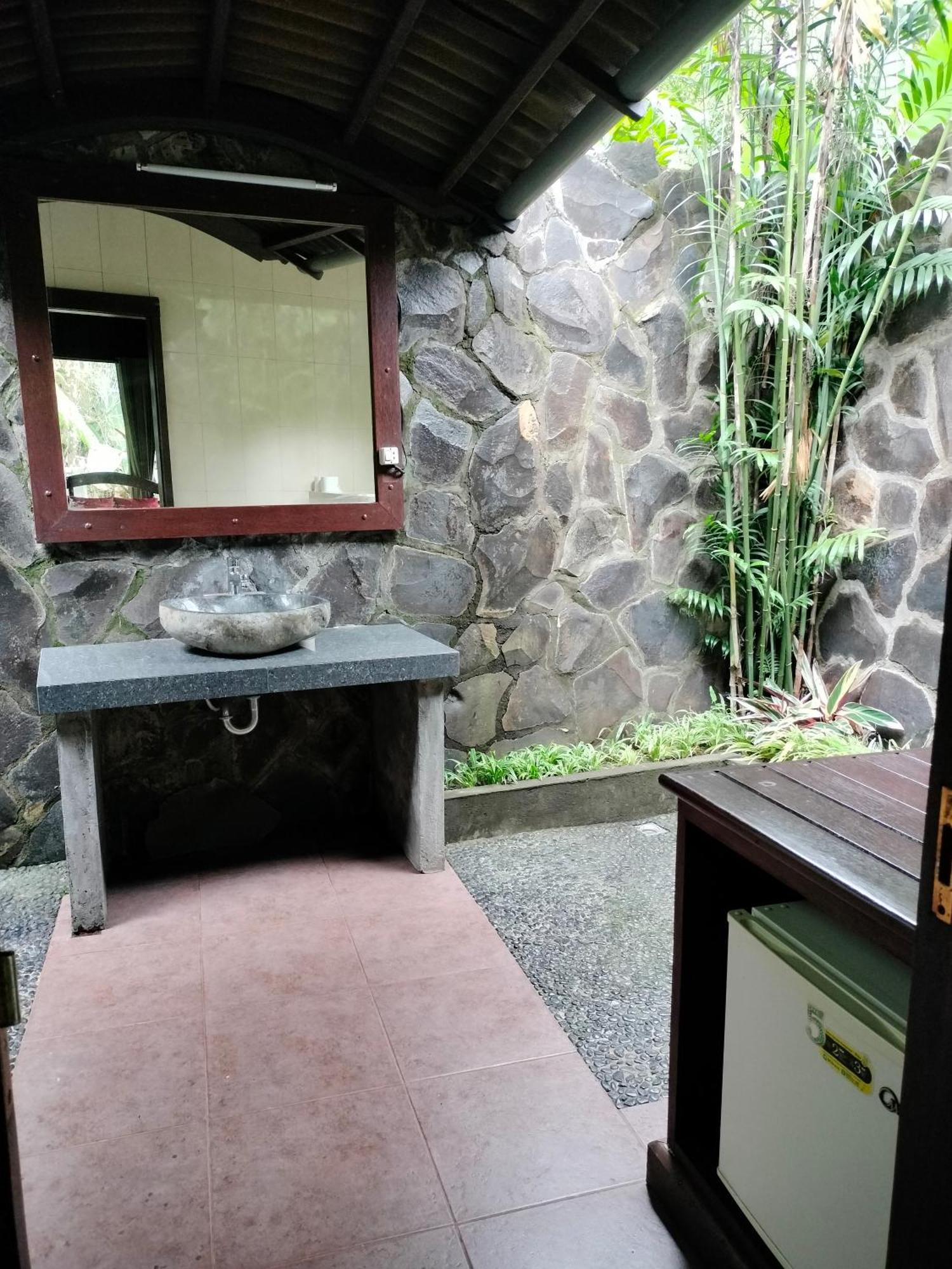 Bintang Munduk Hotel Exterior foto